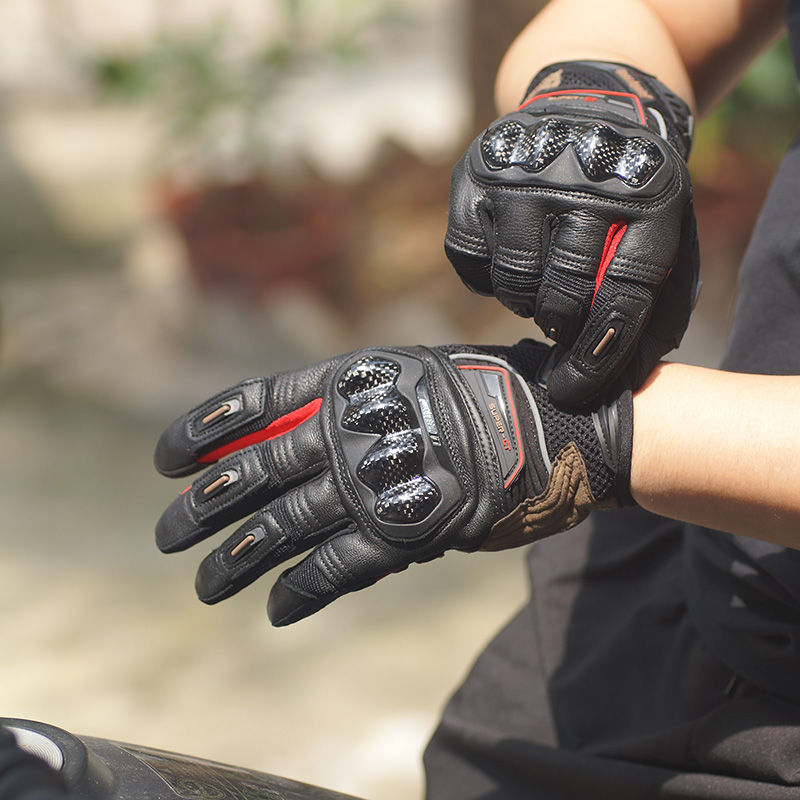 Guantes de ventilación de verano para montar a caballo protegidos con fibra de carbono MG08 The Devil Shadow